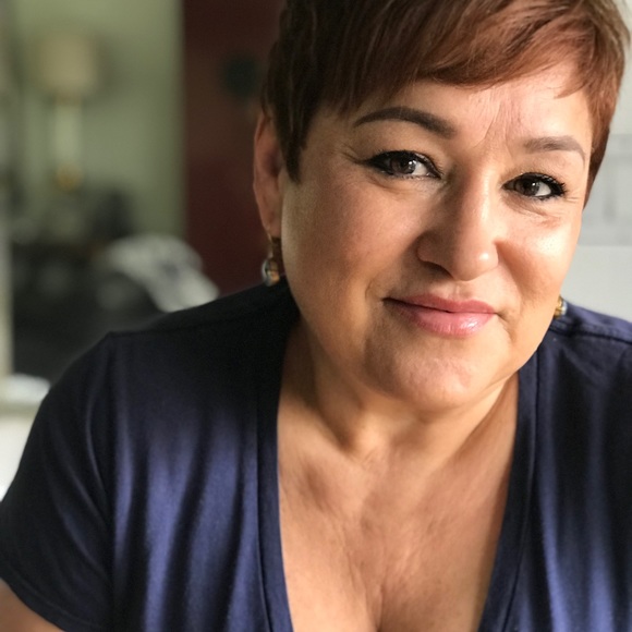 Meet your Posher, Lisa - Picture 3 of 3